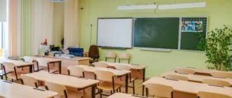 Опасная затея: в Минздраве объяснили, почему учеников пока нельзя возвращать в школы