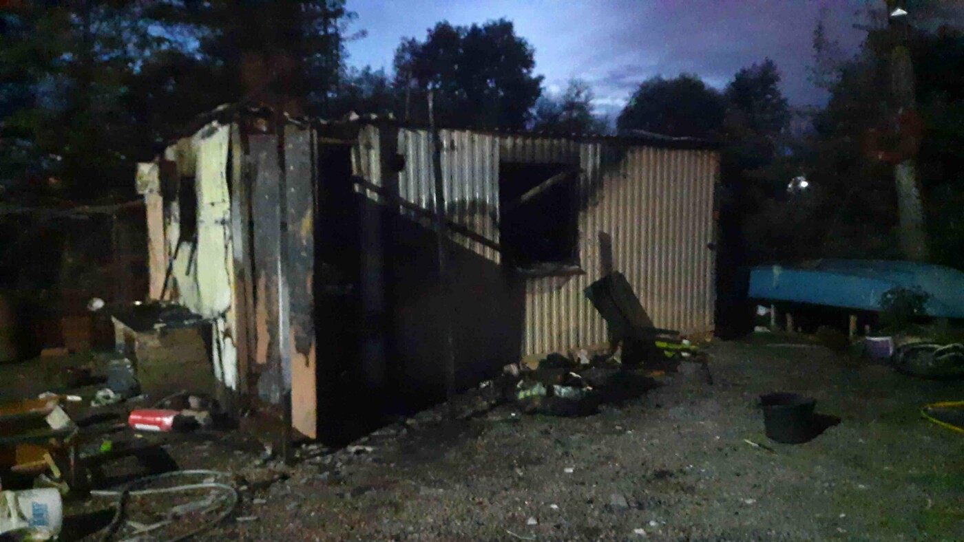 В одном из посёлков Киевской области произошел пожар: есть пострадавший