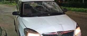 Пытался скрыться: на Святошино пьяный водитель сбил человека и прокатил его на капоте