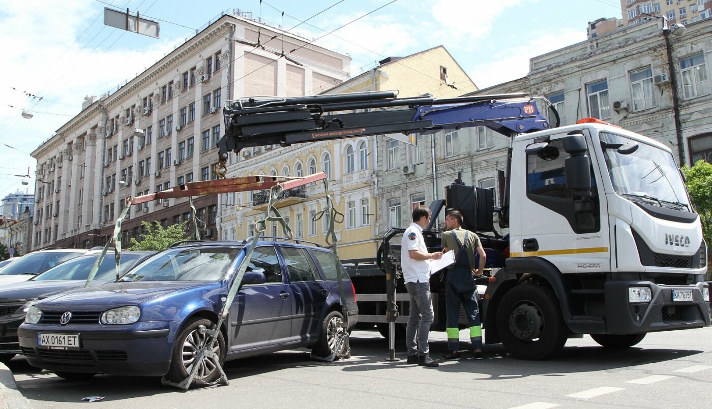 Киев ищет инспекторов парковки: объявлен дополнительный набор состава