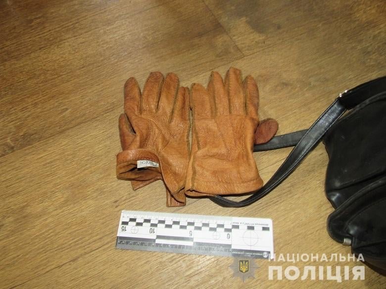 Обокрасть не успел: в Киеве полицейские задержали грабителя на месте преступления
