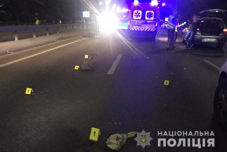В Киеве на Печерске автомобиль сбил пешехода. Женщина погибла
