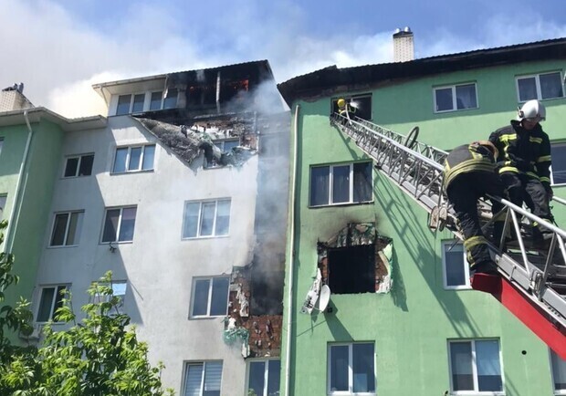 Как будут помогать пострадавшим жителям дома после взрыва в Белогородке. Фото: ГСЧС.
