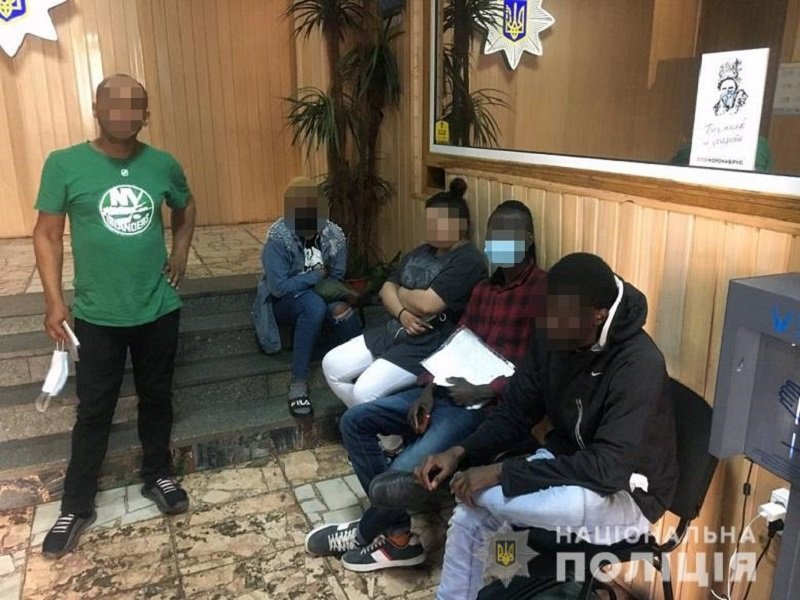 Находились в Украине нелегально: полиция Киева поймала 14 иностранцев, - ФОТО