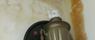 Из-за прорыва трубы: в жилом доме без воды и света сидит весь подъезд