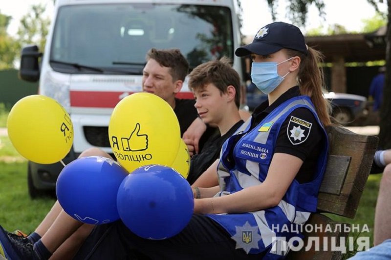 Полицейские Киева учат детей оказывать первую медицинскую помощь, - ФОТО, ВИДЕО