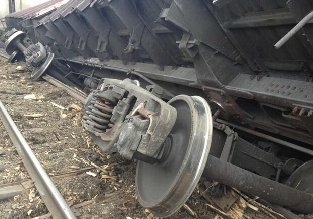 Под Киевом товарный поезд сошел с рельс. Фото: Судебно-юридическая газета