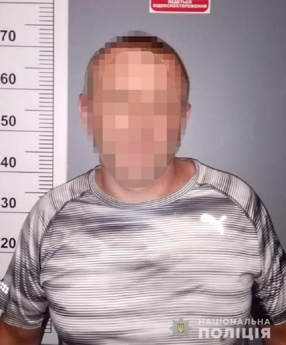Грозит до пяти лет тюрьмы: на Виноградаре мужчины устроили драку с патрульными фото 1