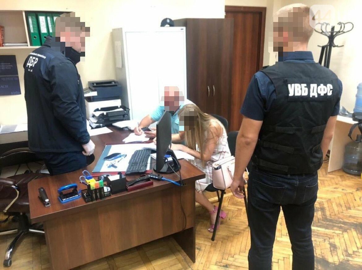 Безграничная жадность: инспектор таможни злоупотребил положением на 6,5 млн грн