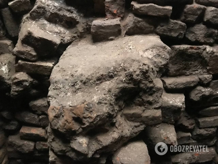 Археологи ведут раскопки подземных лабиринтов Софийского собора. Фото: Обозреватель