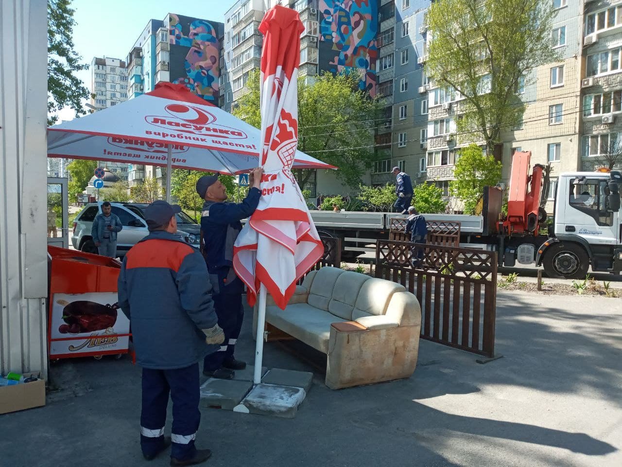 Борьба с МАФами: в Киеве разбирают палатки несанкционированной торговли, - ФОТО