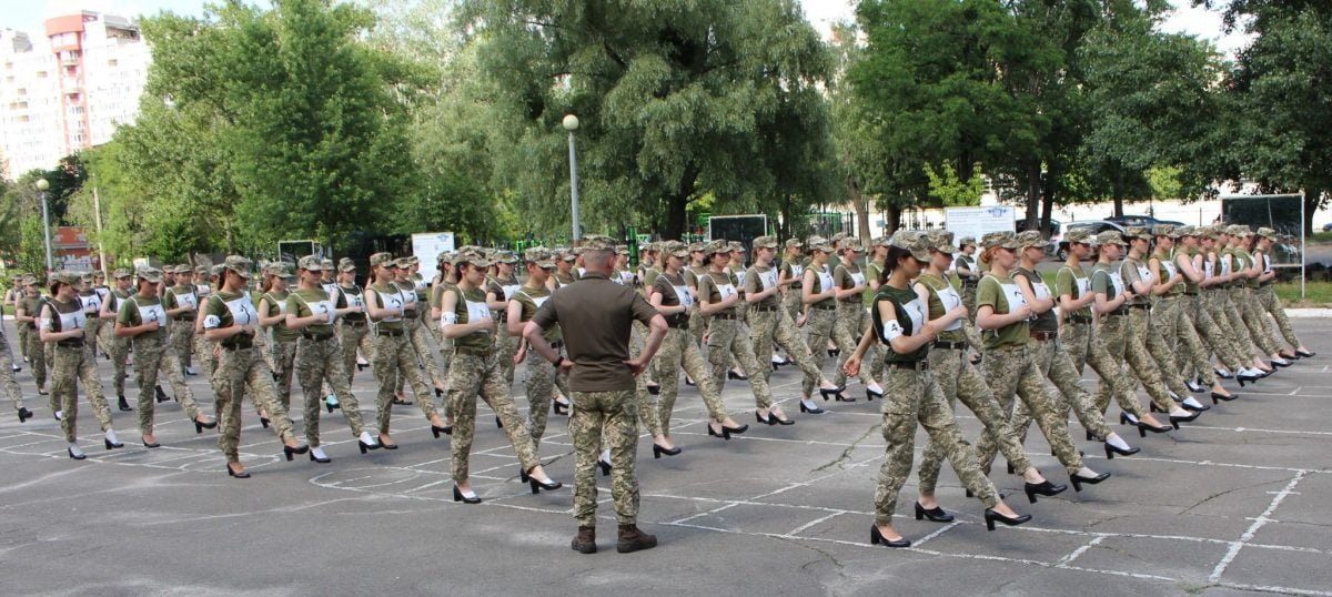 Курсантки на каблуках и 300 единиц техники: как прошла репетиция парада ко Дню Независимости