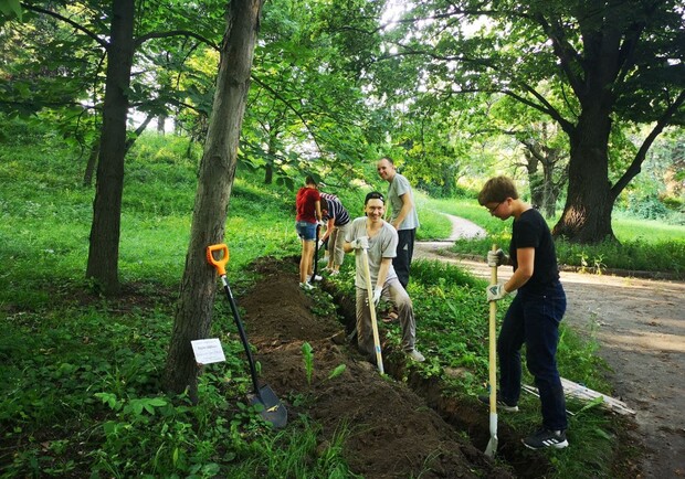 Ботсад имени Гришко приглашает волонтеров на земельные работы. Фото: Национальный ботанический сад имени Гришко.