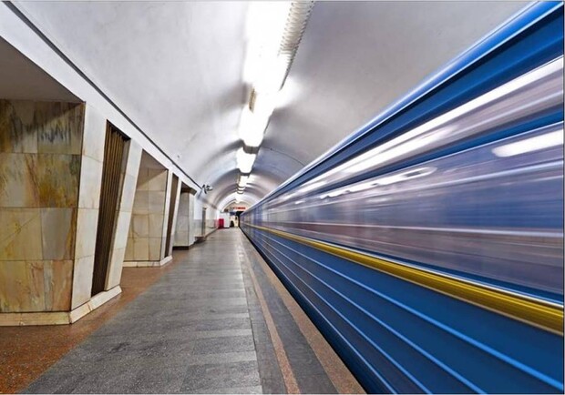 Диктор киевского метро закашлял во время зачитывания объявления. Фото: livejournal.com