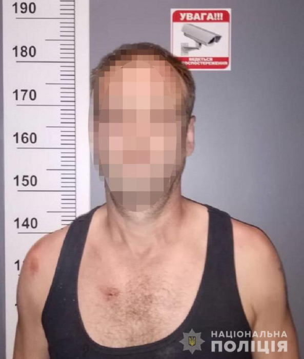 Грозит до пяти лет тюрьмы: на Виноградаре мужчины устроили драку с патрульными фото