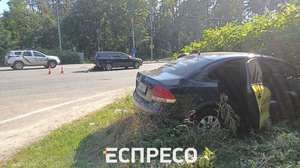 В Киеве в ДТП попали два автомобиля такси. Есть пострадавшие, - ВИДЕО, ФОТО