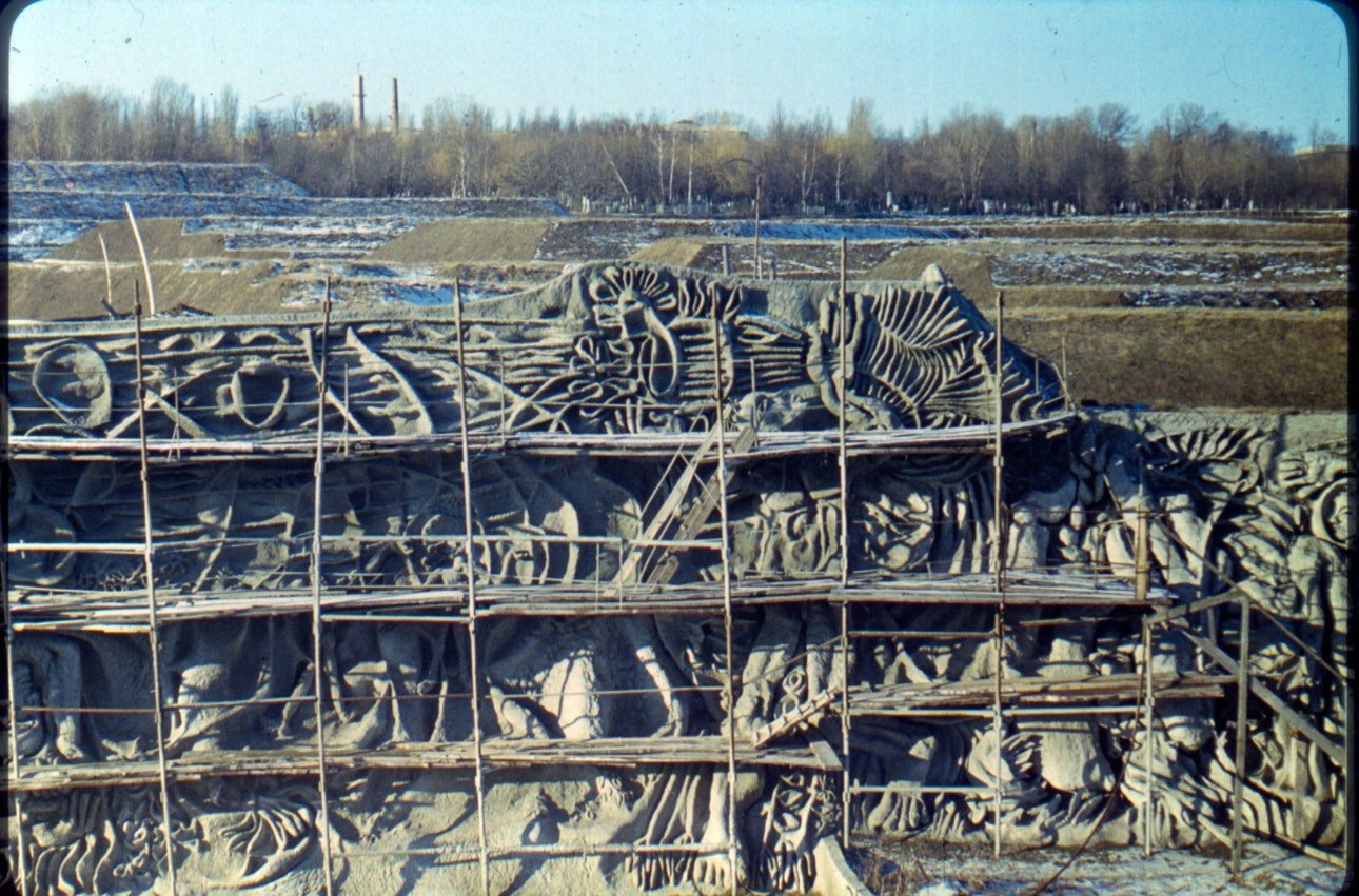В Киеве восстановят Стену памяти на Байковом кладбище: как она создавалась и почему ее залили бетоном, - ФОТО