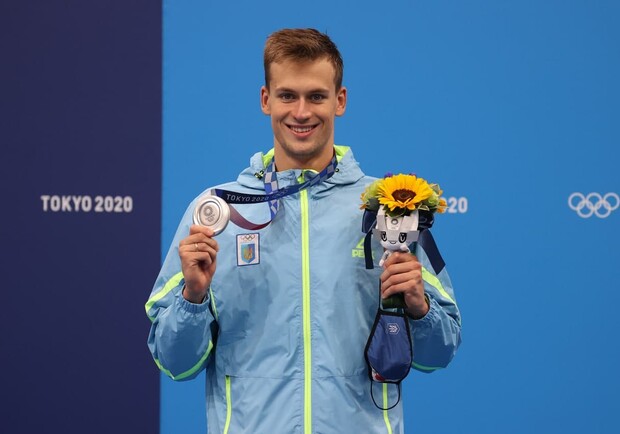 Украинский пловец Михаил Романчук выиграл "серебро" на Олимпиаде 2020. Фото: korrespondent.net
