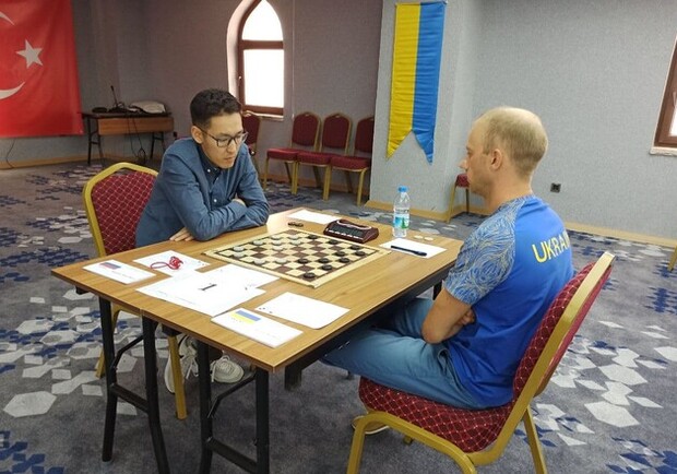 Сборная Украины выиграла командный турнир по шашкам. Фото: pnk.tv