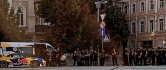 Дрифт на Софийской площади: почему полицейские сразу не остановили съемки