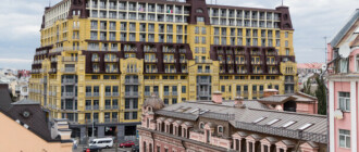 Пока суд да дело: в "Доме Монстре" на Подоле заметили жильцов