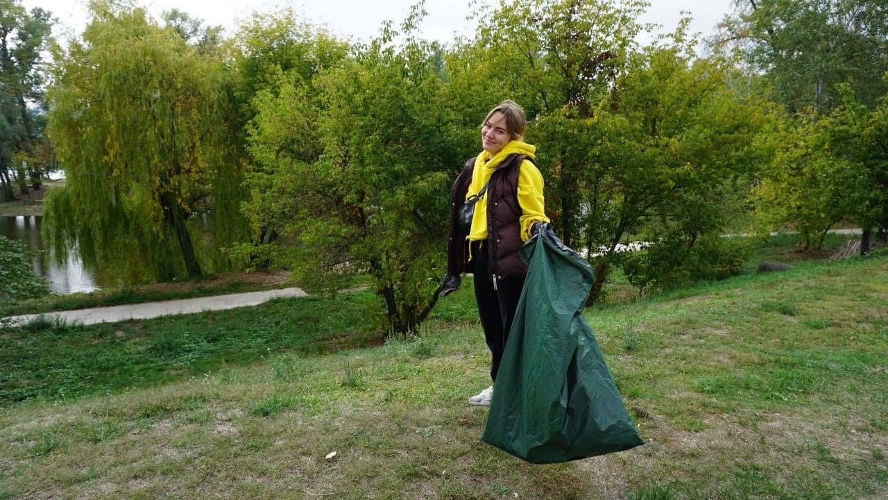 Собрали 500 кубометров мусора: в Киеве состоялся масштабный субботник, - ФОТО
