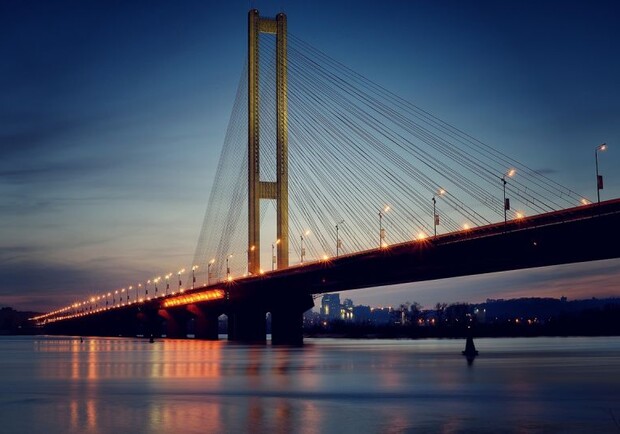 На Южном мосту ограничат движение транспорта на 2,5 месяца. Фото: sq.com.ua