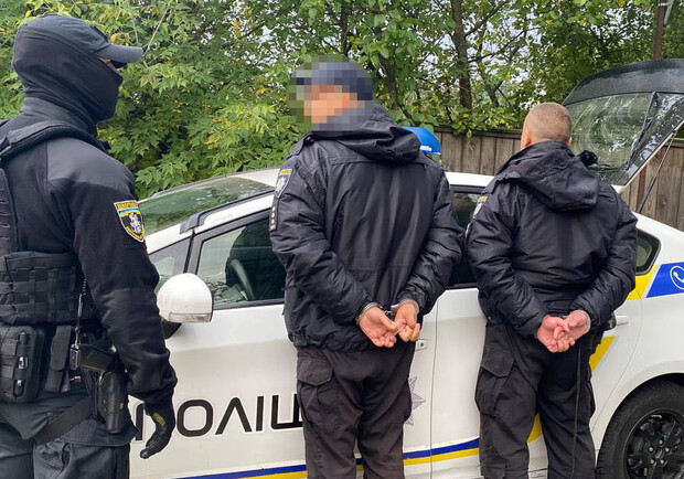 В Киеве задержали двух полицейских за вымогательство. Фото: Киевская городская прокуратура