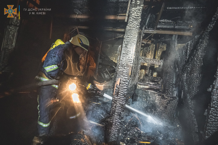 Сгорел орган, упала люстра: последствия пожара костела Святого Николая в Киеве фото 1