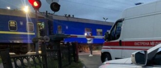 Мужчина попал под поезд: В Голосеевском районе произошло смертельное ДТП
