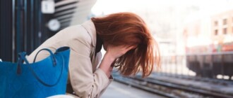 Не успела сделать тест: девушка расплакалась возле поезда Киев — Харьков