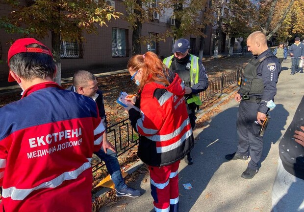 Что грозит нарушителю за избиение инспектора по парковке в Киеве. Фото: Національна Поліція