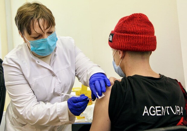 В киевских ЦПАУ откроют пункты массовой вакцинации. Фото: Константин Усов