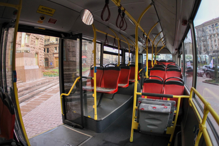 В Киеве на городских маршрутах появились большие автобусы MAN