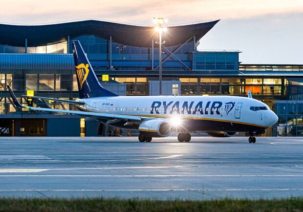 Лоукостер Ryanair запустит два новых авиарейсы из Киева . 