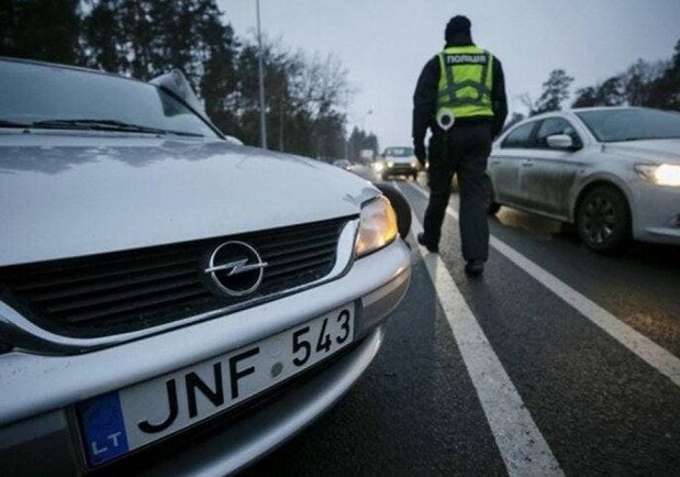 В Киеве водитель сделал замечание патрульному и получил штраф. 
