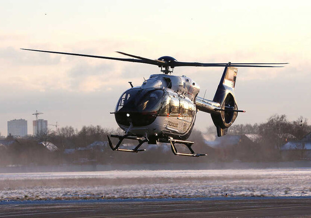 Два вертолета из Франции привезли в Киев для полицейской авиации 