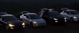 Автомобили Tesla показали световое шоу под мелодию украинского "Щедрика"