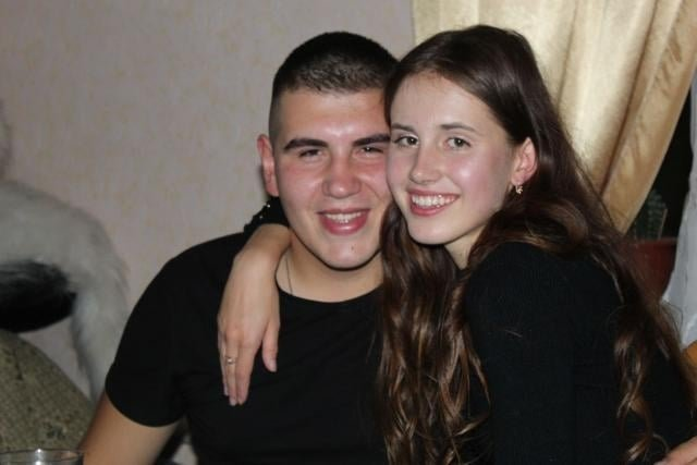 Алена со своим парнем Ростиславом, погибшем в ДТП.