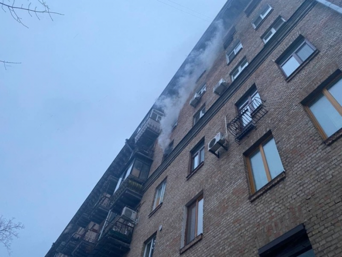 В Киеве за сутки в трех пожарах погибло четыре человека.