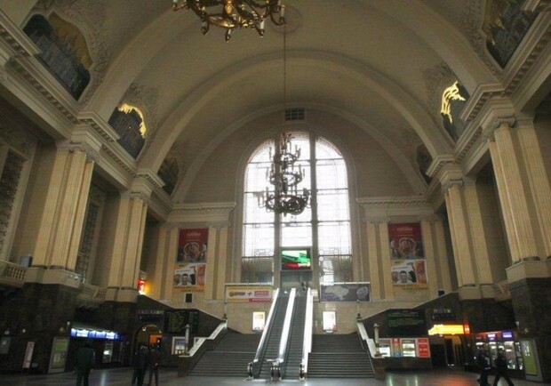 На центральном ж/д вокзале Киева эскалаторы не будут работать до начала апреля 