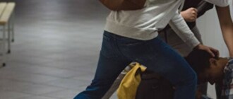 Под Киевом двоих школьников увезла "скорая" после серьезной драки