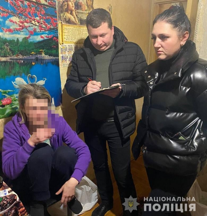 В Киеве мать напала на четырехлетнего сына с ножом.