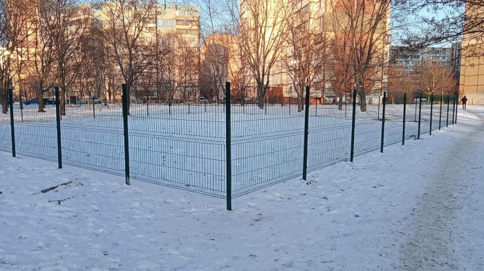 В Киеве появилось еще 9 площадок для выгула и дрессировки собак.
