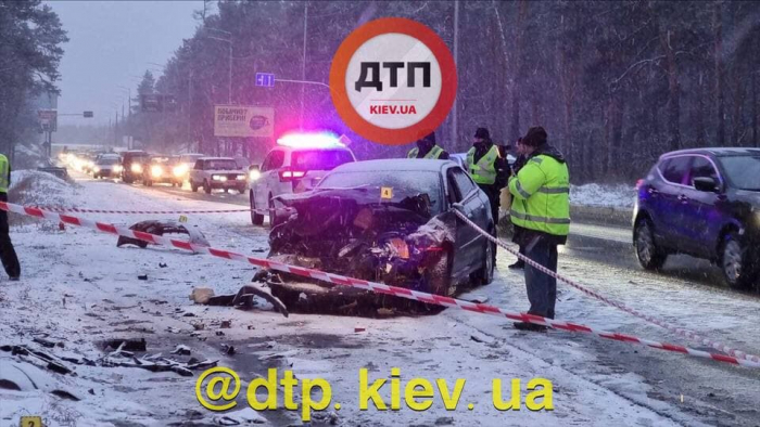 Под Киевом из-за ДТП загорелось авто