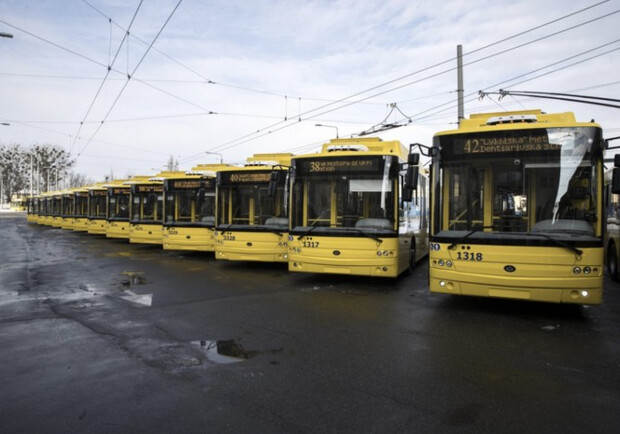 В Киеве водители троллейбусов объявили забастовку из-за задержки зарплат. 