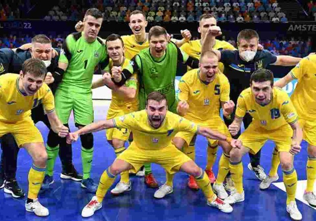 Сборная Украины впервые за 17 лет вышла в полуфинал чемпионата Европы по футзалу. 