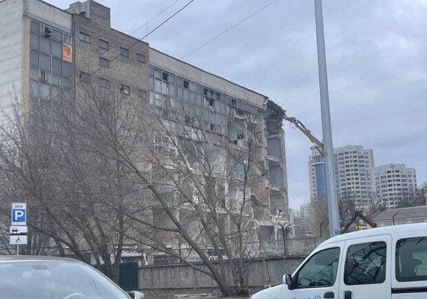 В Киеве сносят Демеевский промышленный комплекс. 