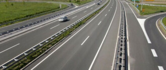 На Киевской окружной дороге построят переходы для диких животных, заправки и мосты