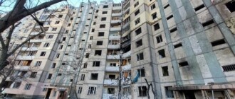 В Киеве осколки ракеты попали в жилой дом: подробности ЧП